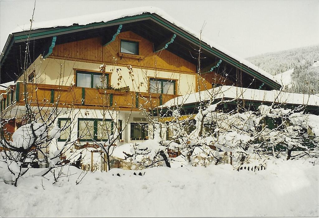 Pension Wieser Baschtlmai Altenmarkt im Pongau Exterior foto